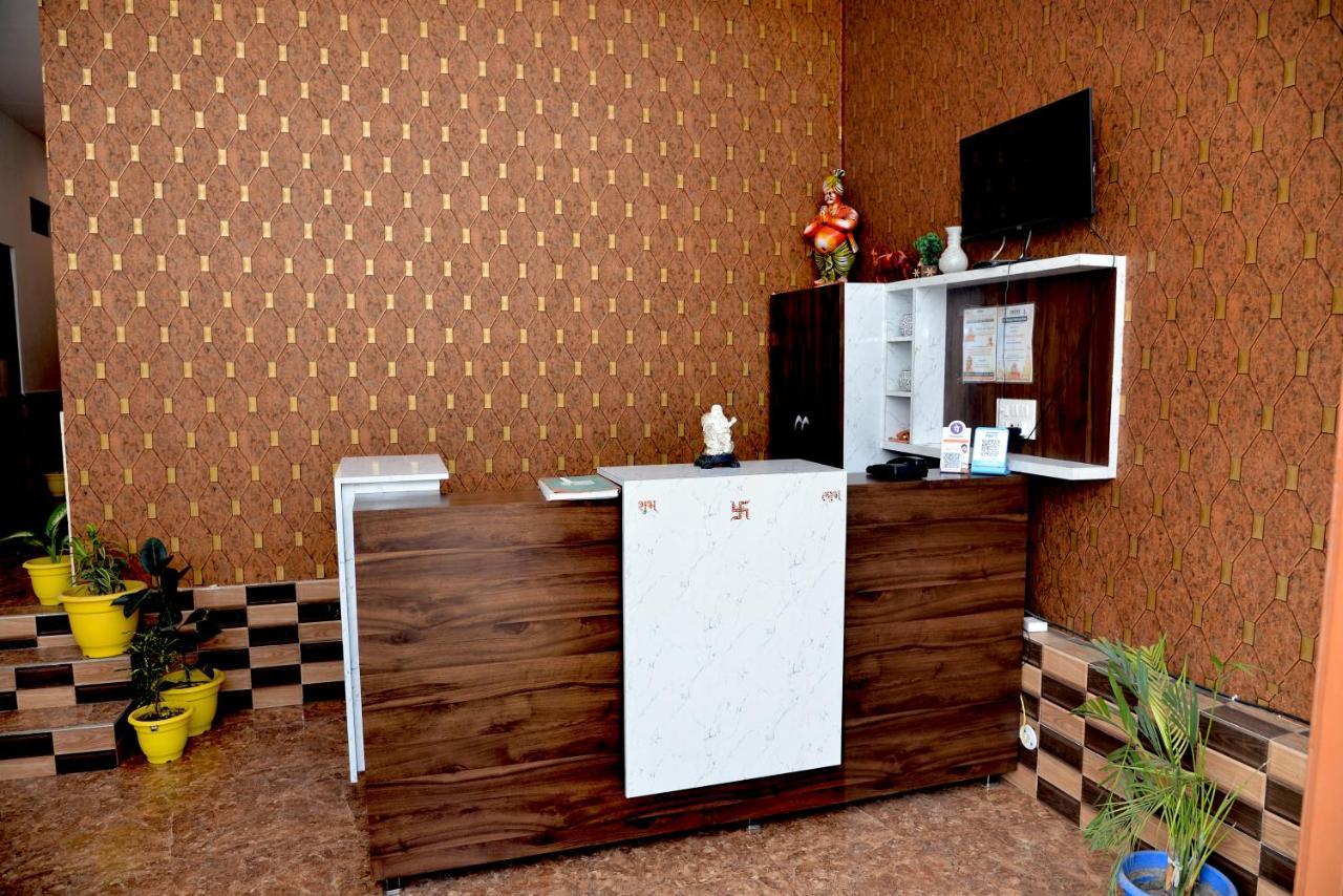 Hotel Ramay Palace 400 Meter From Ram Mandir Ayodhya Bagian luar foto